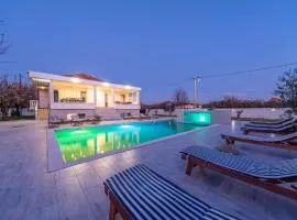 Villa in Galovac with Pool near Zadar