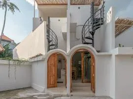 Villa Lumina & Solera - 4 Bedrooms with Pool in Canggu