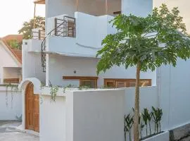 Villa Lumina & Solera - 4 Bedrooms with Pool in Canggu