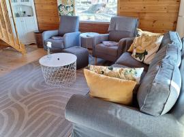 Cabin, North Savo, Rautavaara, hôtel à Rautavaara