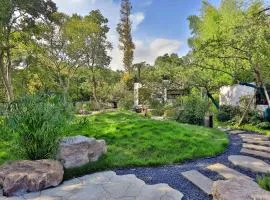 Yinshu Lunasvilla Courtyard Garden Resort Hotel