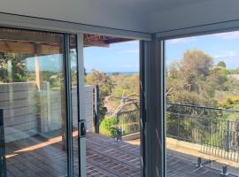Guest house - Ocean views, hotel in Rye