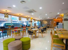 Jeju R Hotel and Guesthouse, hotelli kohteessa Chu-sung