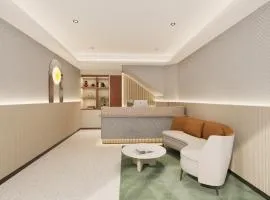 Hotel 165 - Newly Renovated