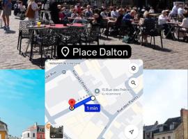 Cosy 50m2 moderne avec terrasse, spa et sauna communs, à 2 pas de la Place Dalton, hotel i Boulogne-sur-Mer