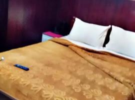 SBM Lodge, chalet in Ooty