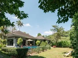 VILLA FLORA - North Phuket, Naiyang Beach area