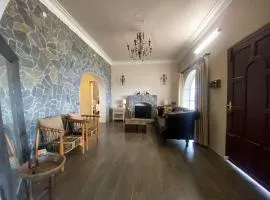 Cold Stone Villa -a cozy escape above the clouds