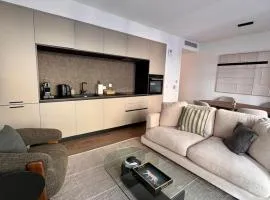 Stylish 2BR Monaco Border Flat, Terrace & Parking