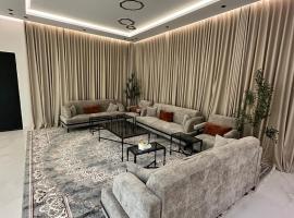 Luxurious villa with three bedrooms, cinema and swimming pool, chata v destinaci Burajda