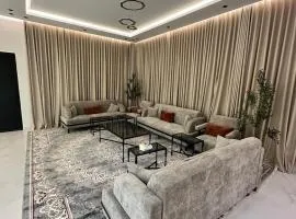 Luxurious villa with three bedrooms, cinema and swimming pool