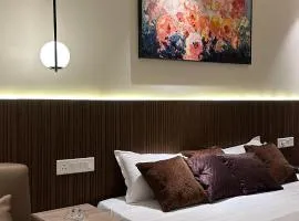 Easy Stayz - Premium stays in Greater Noida