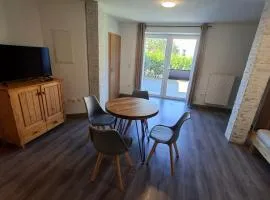 2 Zimmer Monteurwohnung mit Terasse Küche Bad