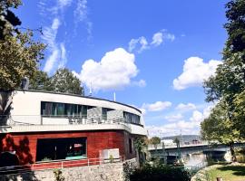 Hotel Paviljon, kh&aacute;ch sạn ở Bihać