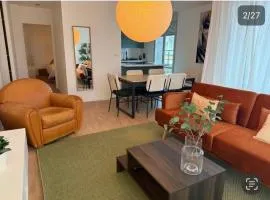 Grand appart lumineux - 6 pers, wifi, parking, check-in facile, proche commodités & métro 5min