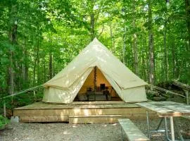 Secluded Splendor: Luxury Glamping Retreat for Two in Northern Bruce Peninsula, Canada