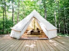 Romantic Oasis: Luxury Glamping Retreat in Heart of Ontario's Natural Beauty