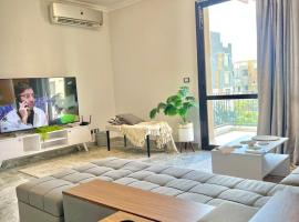 Panoramic View Luxury 2 Beds Hotel Apart - East Town Compound - Sodic - New Cairo - Cairo、カイロのリゾート