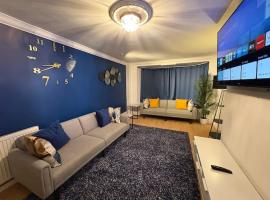 Modern & Spacious 3BR House Bracknell - Berkshire, cottage in Easthampstead