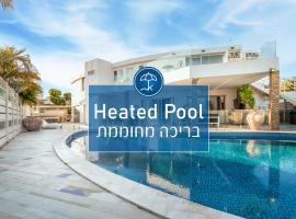 YalaRent Villa Enorma with Private Pool, hotel v destinaci Eilat