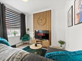Sophisticated 2 bed in Doncaster sleeps 6!