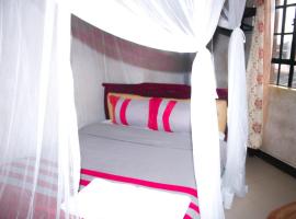 Oldoiyo Lengai Resort, hotel com piscina em Karatina