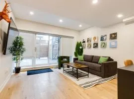 Luxury & Spacious 1 bdr with Large Private Patio and Parking