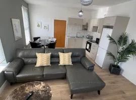 City Centre 2 x bed Flat with secure parking