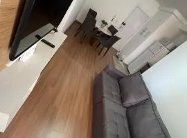 Apartamento novo, mobiliado e com ótima localização