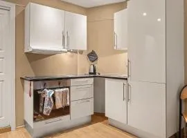 DINBNB Apartments l Historical Building I 100m To University Museum