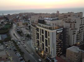 Hotel Kyriad Prestige Le Patio, φθηνό ξενοδοχείο σε 'Aïn Benian