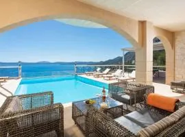 Anna Nissaki by Vintage Travel