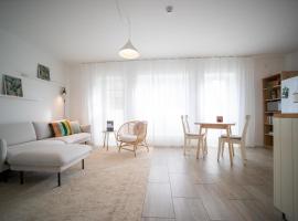 Nature Escape in Lahemaa Bright 1-Bedroom Apartment with Terrace, hotel din Kolga