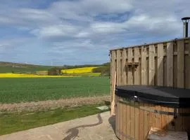 The Blacksmiths Shop Cottage - Sleeps 2 - Hot Tub