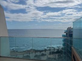Urbanization with Sea View, hotel in Punta Prima