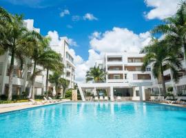 Stylish 1BR Condo in the Heart of Bayahibe w Pool, condo in Bayahibe