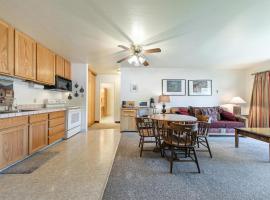 Spacious 1BR Condo #218 at Donner Lake Village, Hotel in Truckee