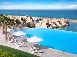 Exclusive 2BR Poolside Villa 5 Star Resort Escape, vila v destinaci Ras al Khaimah