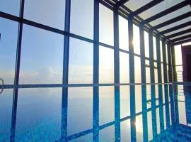 Luxury Penthouse With a Rooftop Pool & 24h Gym, Near Zona G!