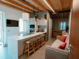 ComoLakeHouse