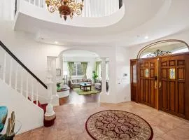 Mountain View Luxury Estate with Pool in West Hills