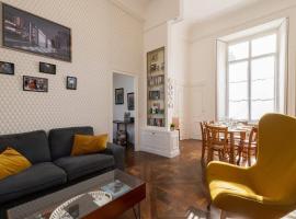 LE SCENARIO - Appt city center with parking, hotel in Carentan