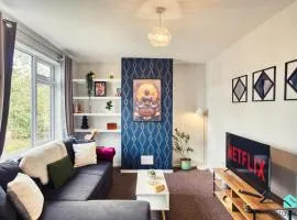 Modern 2 Bed in Newcastle, Free Parking & Sleeps 6