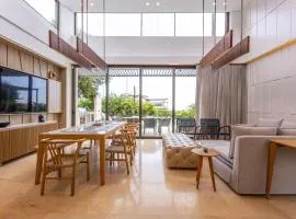 Incredible 4BR villa with ocean view in Calablanca