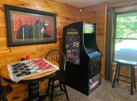 Three Bears Lodge - Outdoor Hot Tub, Game Room, Pet Friendly + Chalet Village Resort Access
