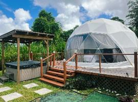 Canyon Breeze Dome, hotel with hot tubs in Barranquitas