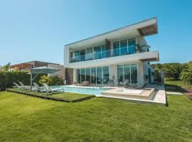 Brand new 4BR Villa at Calablanca
