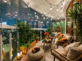 Luxury 2-bedroom Penthouse Warsaw Skyline 15m terrace, garage, gym, rooftop & only 500 m to METRO