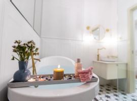 7 Doors - Boutique Apartments in Kutaisi, hotel v destinaci Kutaisi