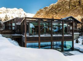 NH Collection Alagna Mirtillo Rosso, luxury hotel in Alagna Valsesia